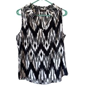 3/$20 Renee C. Black & White Sleeveless V Neck Blouse